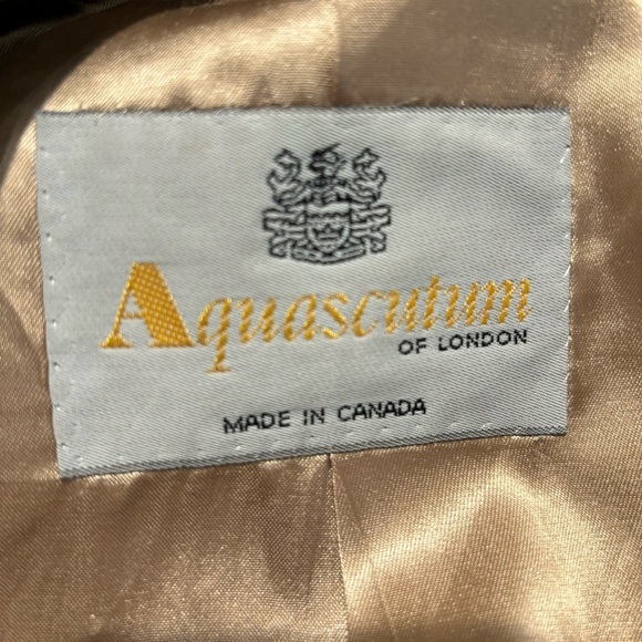 AQUASCUTUM Sz 38R Wool Lined Many  Pockets Slit in Back Buttoned Trenchcoat - Picture 9 of 16